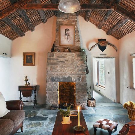 Secluded Thatched Cottage, Near Beaches & Hill Walking Rashenny Ngoại thất bức ảnh